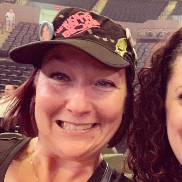 Meet your Posher, Robyn - Picture 1 of 1